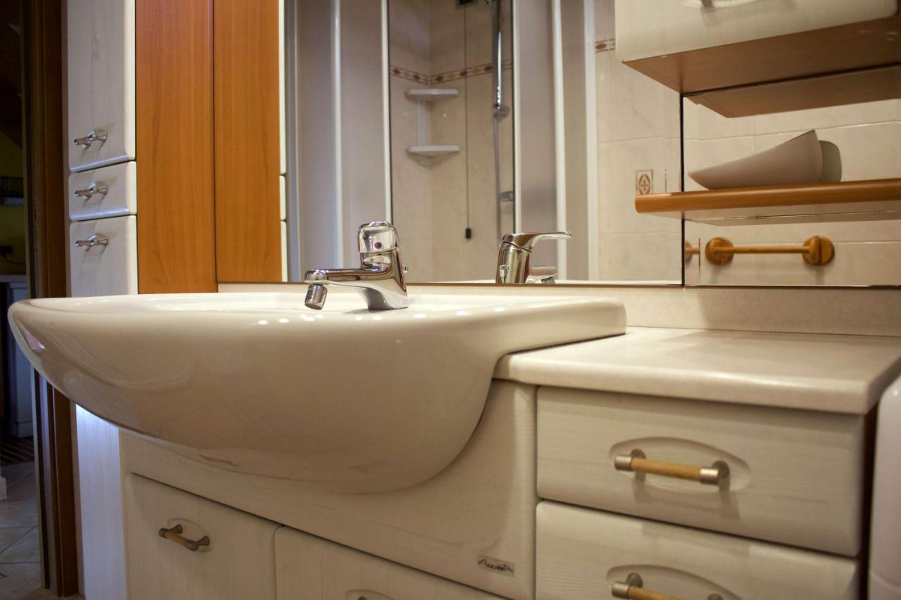 La Casa Sul Sasso In Town Serviced Accommodations Dervio Luaran gambar